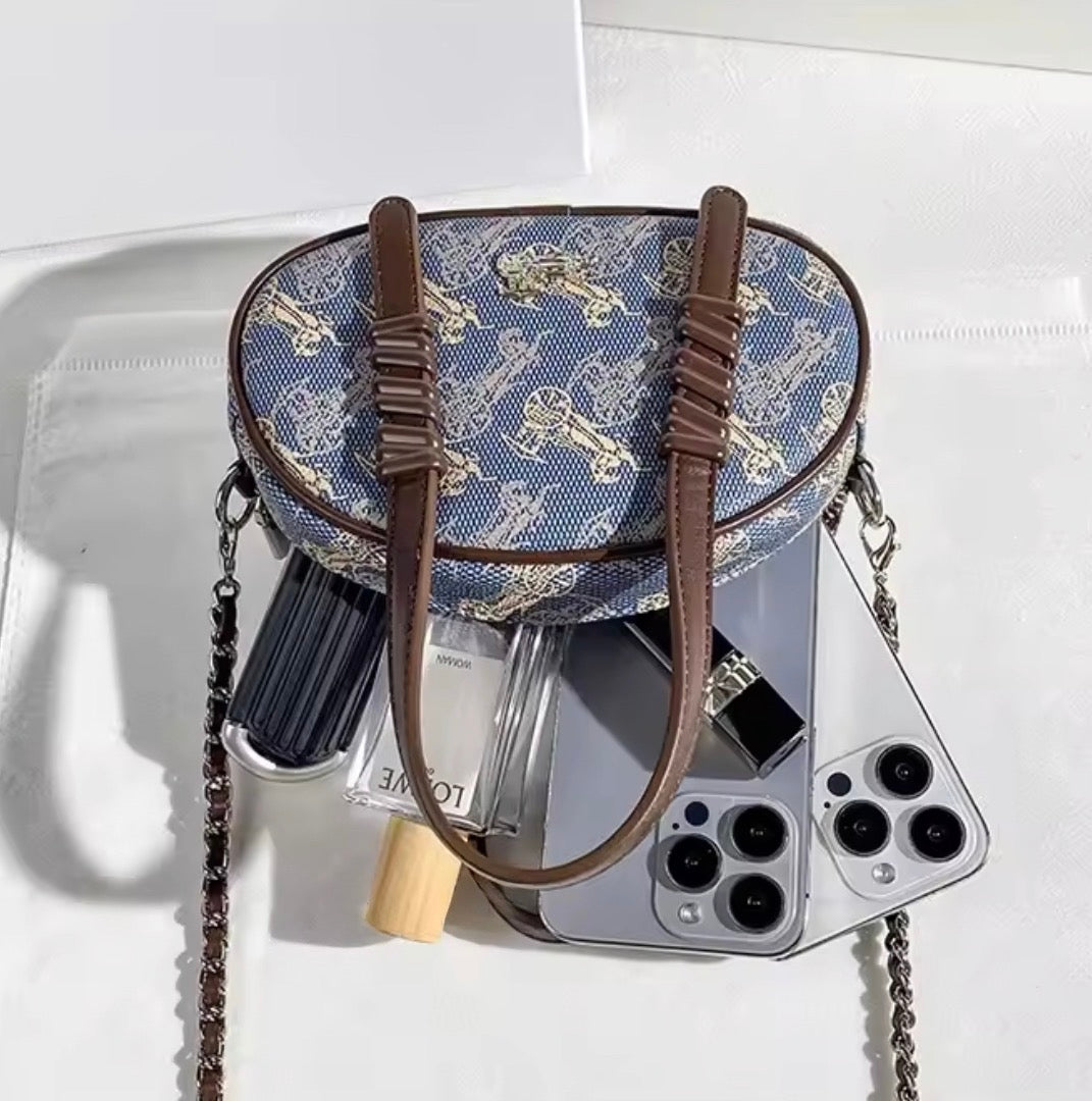 Classic Pattern Crossbody Bag Large Capacity Waterproof Fashionable Crossshoulder Mobile for Summer Autumn