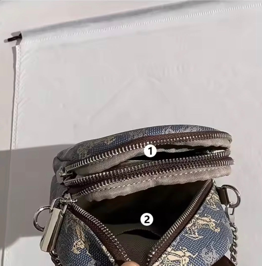 Carriage Blue Mini Chain Mobile Phone Bag